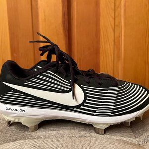 Nike Women's Lunar Hyperdiamond Metal Softball Cleats